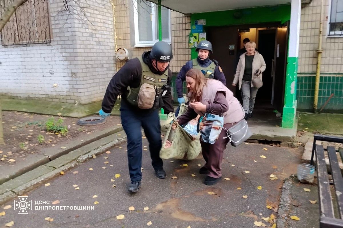 Последствия российских ударов по Никопольскому району Днепропетровской области 21 ноября 2025 года