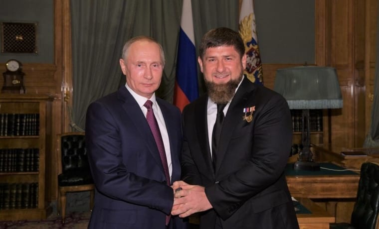 Кадыров назвал «террористами» журналистку Милашину и борца против пыток Каляпина и пообещал «террористов уничтожать»