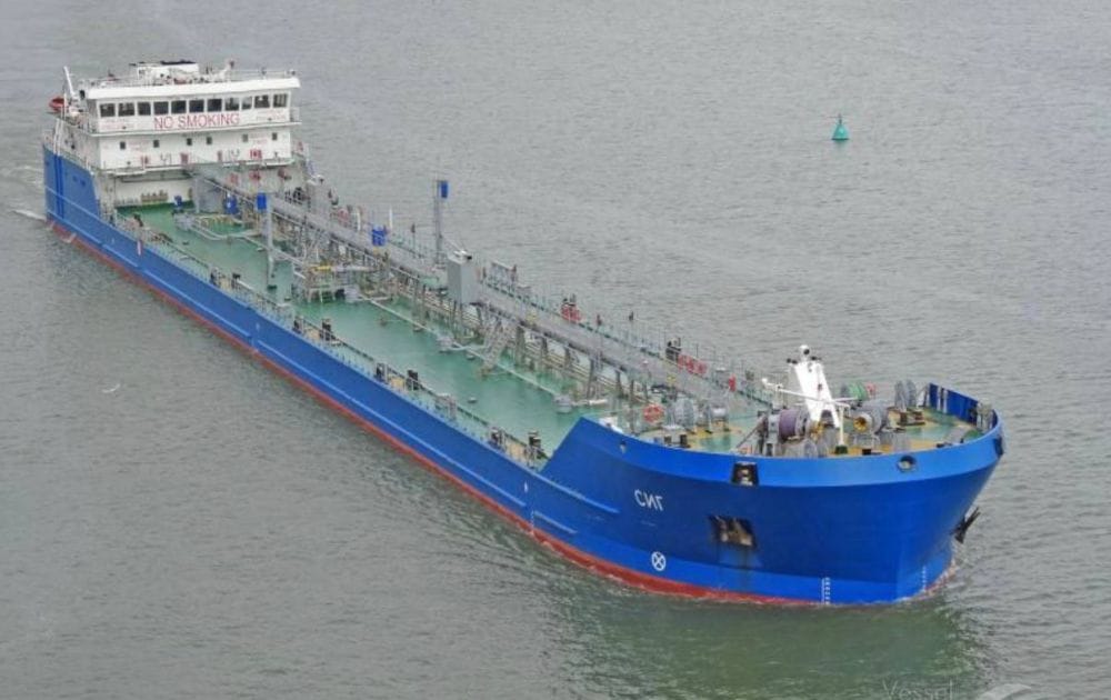 Морские дроны атаковали российский танкер «Сиг» в Керченском проливе. Он получил пробоину